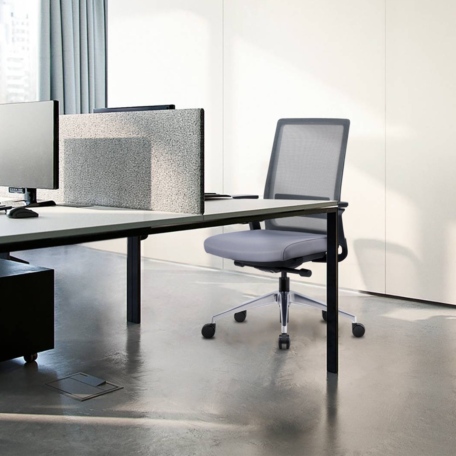 i5 Industries Gravity Task Chair – Black Mesh Gray Seat